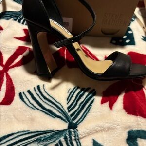 Steve Madden Elegant Black Heels